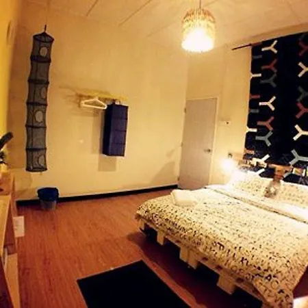 Cozen Four Season Hotel